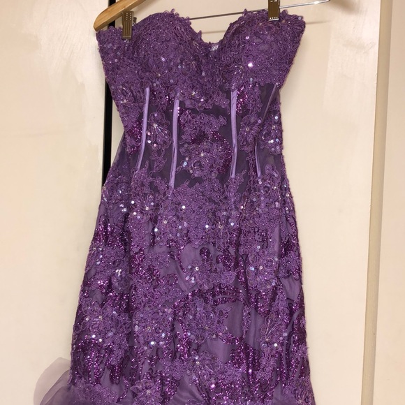 Prom dress - Picture 2 of 4